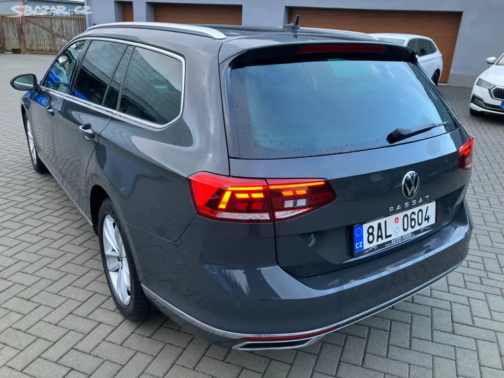 Volkswagen Passat Variant, 2.0TDI 110kW ELEGANCE/KŮŽE,ČR/ - fotka 3