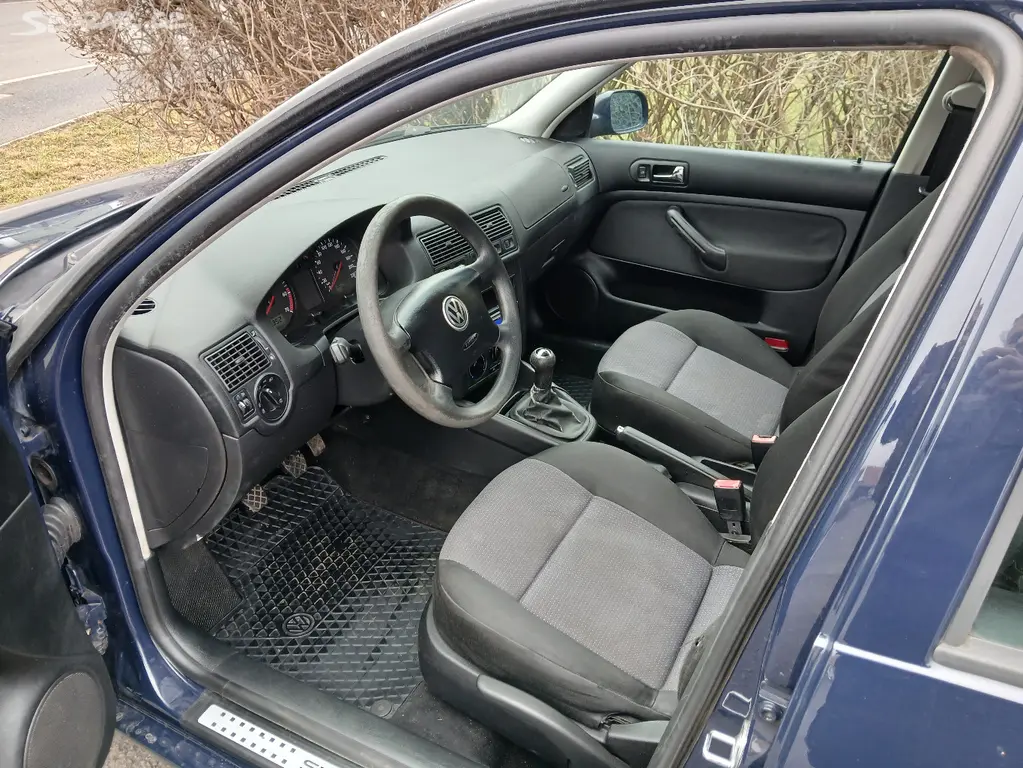 Volkswagen Golf 1.4 16V - fotka 5