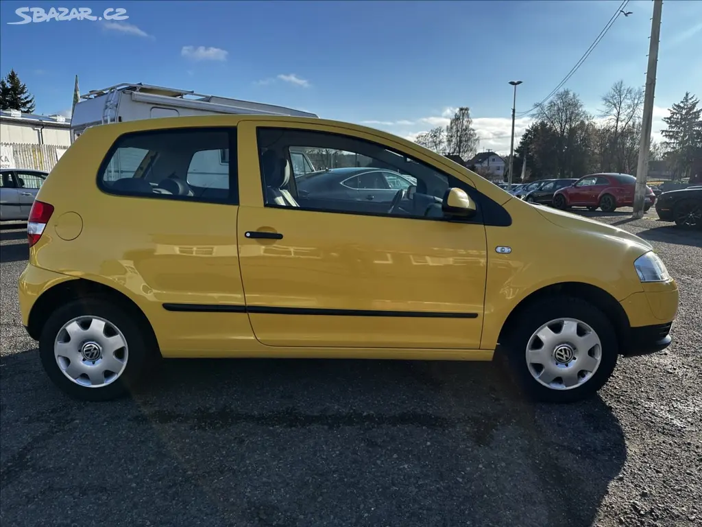 Volkswagen Fox, 1,2 i-MÁLO KM-PO SERVISE - fotka 6