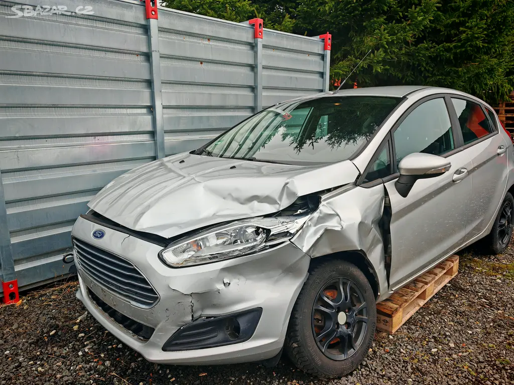 Ford Fiesta 1.5tdci, klima, havarované, 2016. - fotka 3