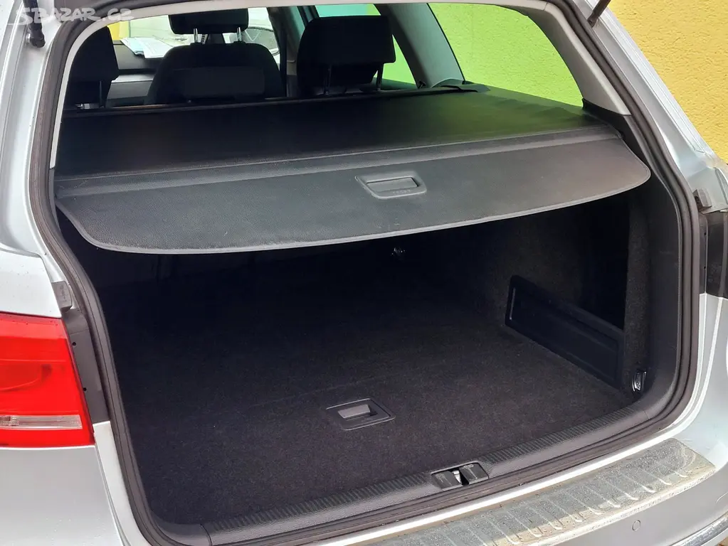 Volkswagen Passat, 1,4 SERV.KNÍŽKA,AUT.PARKOVÁNÍ - fotka 6