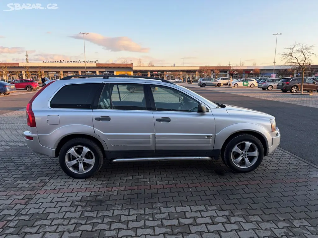 Volvo XC90 2.5T 154kw 4x4 manuál ČR - fotka 2
