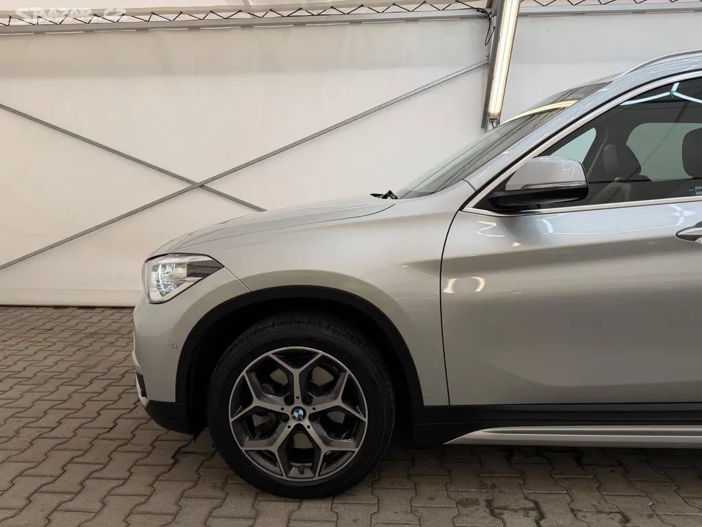 BMW X1, 20d,140kW,aut,X-Drive,tažné,1m - fotka 4