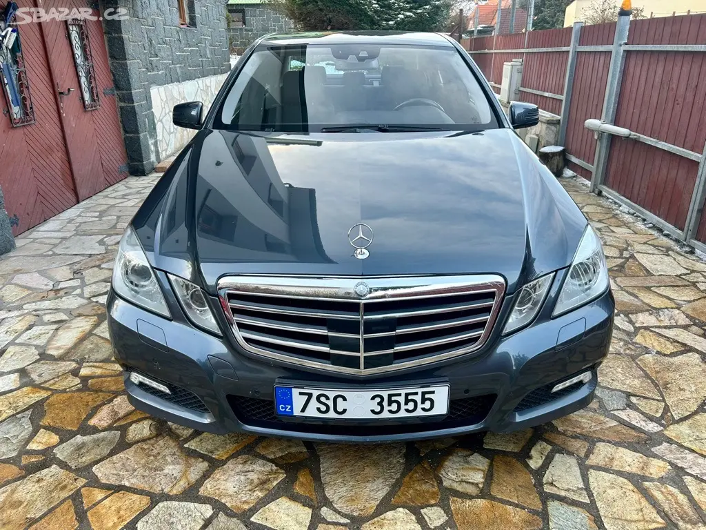 Mercedes-Benz Třídy E, 350CGI 200KW 4 MATIC AVANTGARD - fotka 2