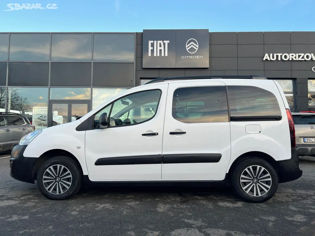 Peugeot Partner, 1.2 110k SERVIS ZÁRUKA TAŽNÉ - fotka 4