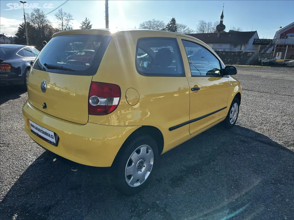 Volkswagen Fox, 1,2 i-MÁLO KM-PO SERVISE - fotka 5