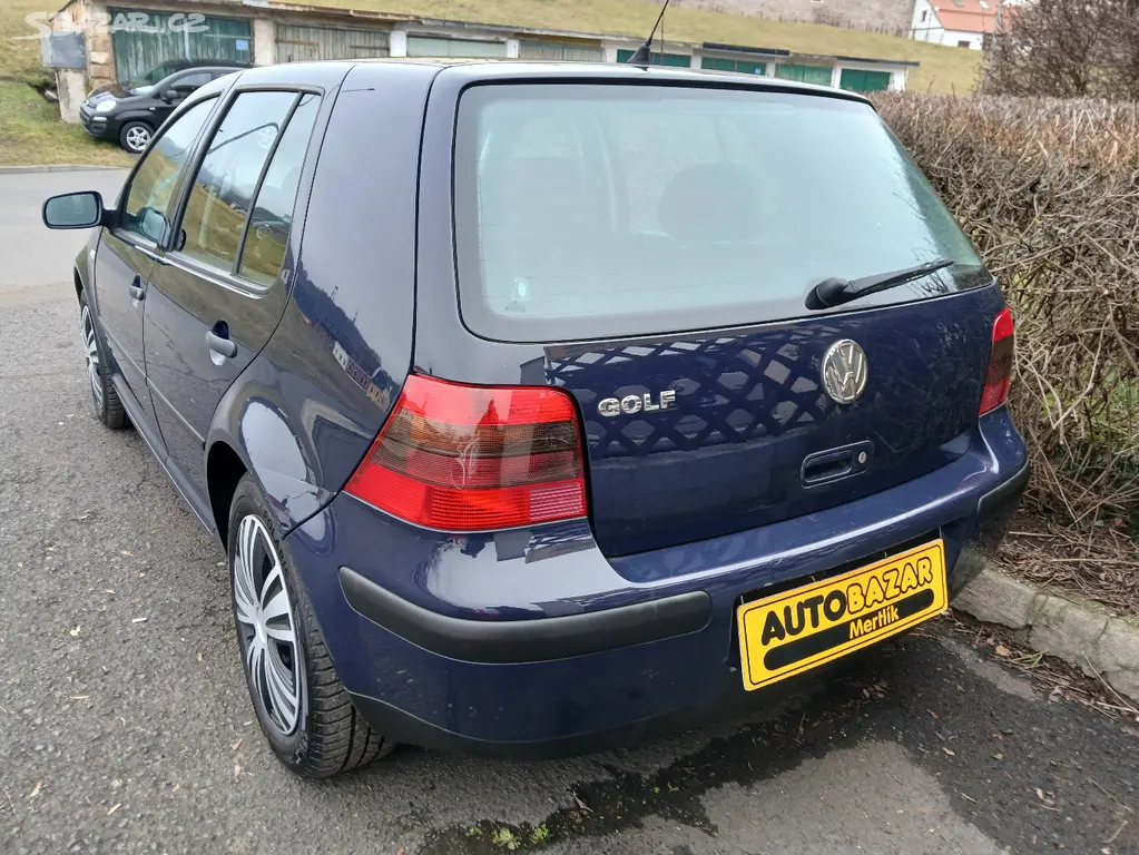 Volkswagen Golf 1.4 16V - fotka 3