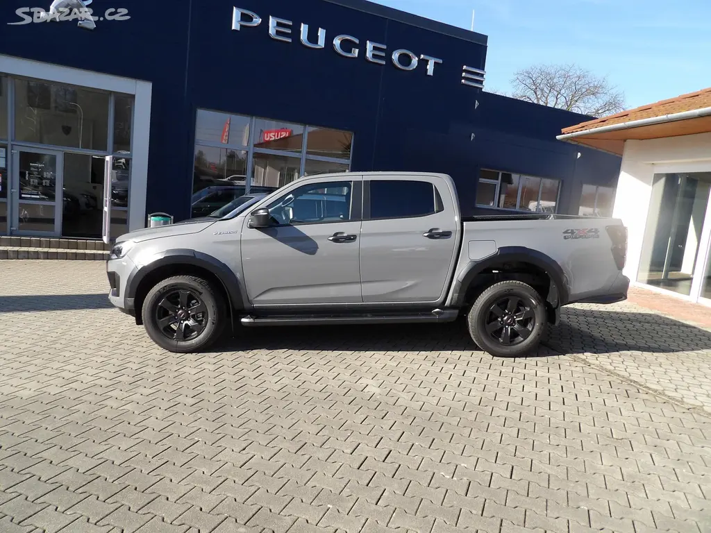 Isuzu D-Max, V-Cross Double Cab 4x4 A/T - fotka 6