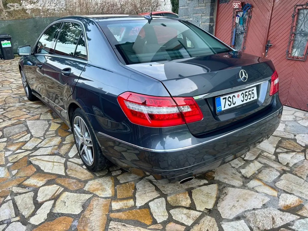 Mercedes-Benz Třídy E, 350CGI 200KW 4 MATIC AVANTGARD - fotka 6