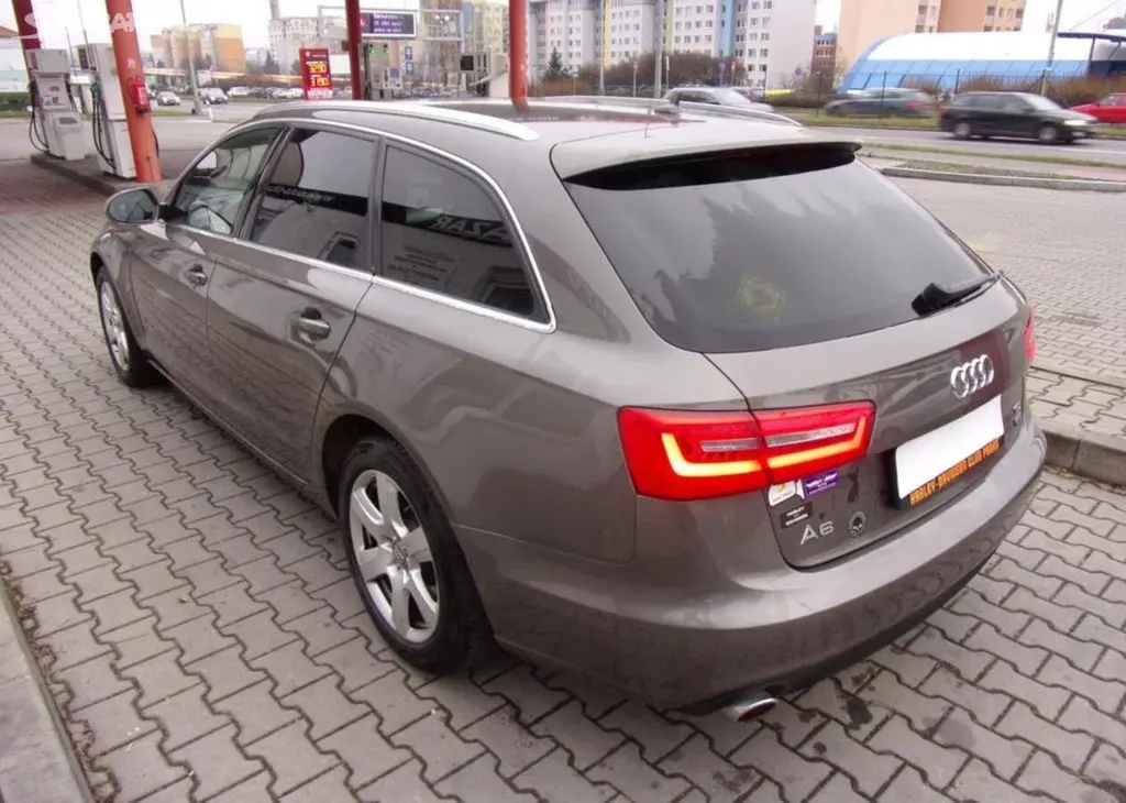 Audi A6 Avant 3,0TDi V6 quattro nafta automatická - fotka 5
