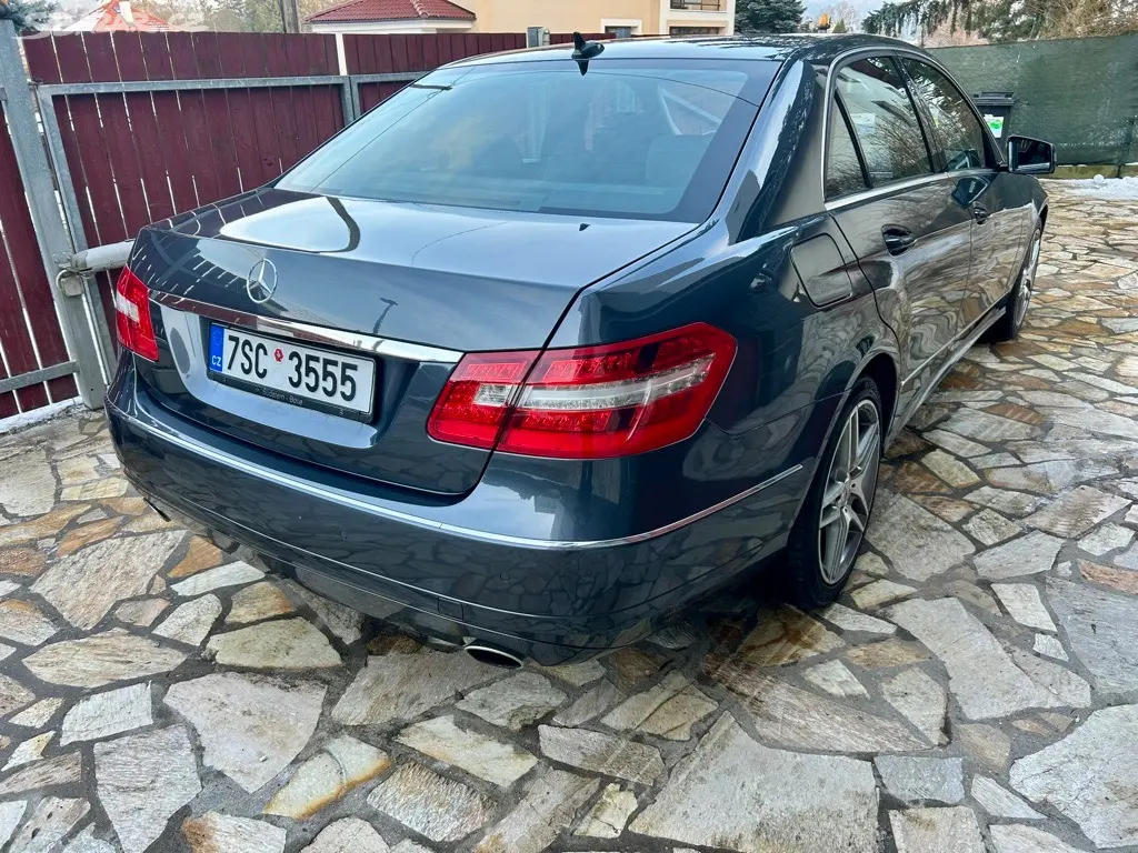 Mercedes-Benz Třídy E, 350CGI 200KW 4 MATIC AVANTGARD - fotka 4