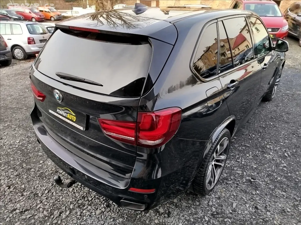 BMW X5, 3,0 M50d, 280kW, BOHATÁ VÝBAVA - fotka 6