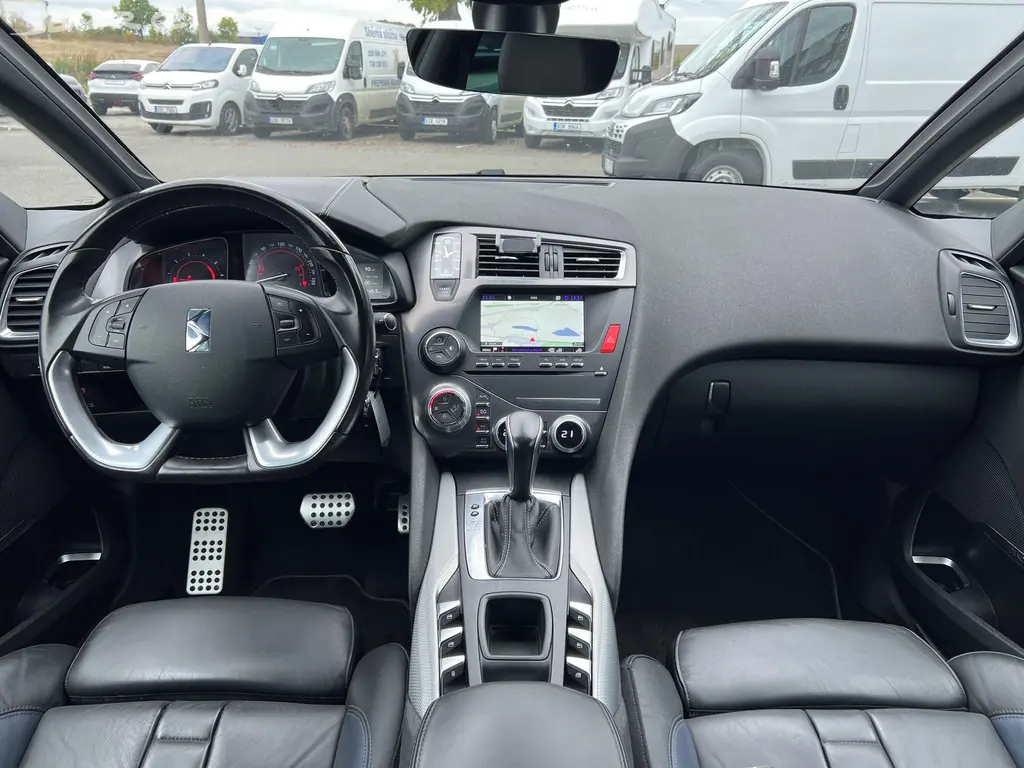 Citroën DS5, 2.0 HDi 133kW ZÁRUKA SERVIS - fotka 3