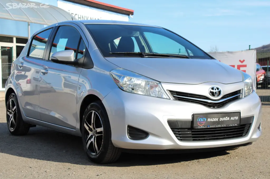 Toyota Yaris 1,0 VVT-i NOVÉ V ČR,1.MAJITEL,2012 - fotka 3