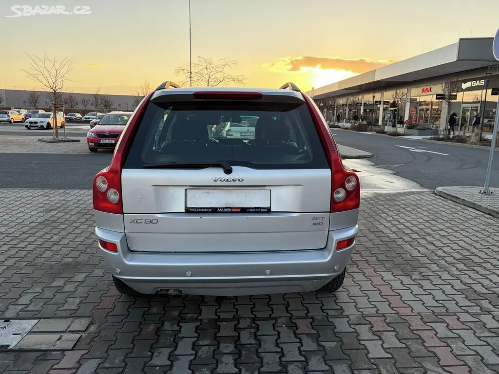 Volvo XC90 2.5T 154kw 4x4 manuál ČR - fotka 4