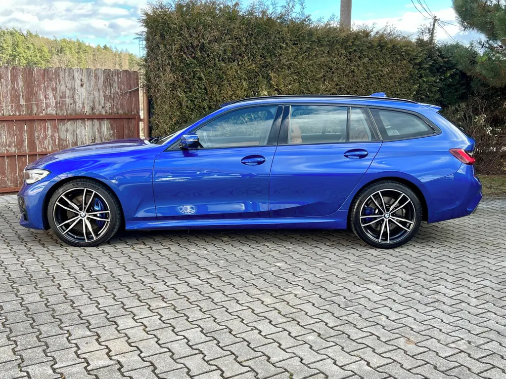 BMW Řada 330D xDrive M SPORT / 2022 - fotka 2