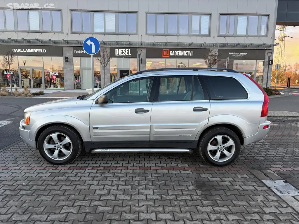 Volvo XC90 2.5T 154kw 4x4 manuál ČR - fotka 6