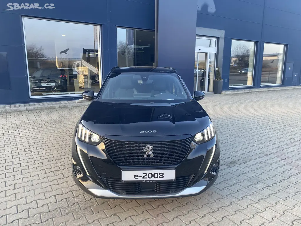 Peugeot 2008, e-GT Elektromotor 100kW/136k - fotka 2
