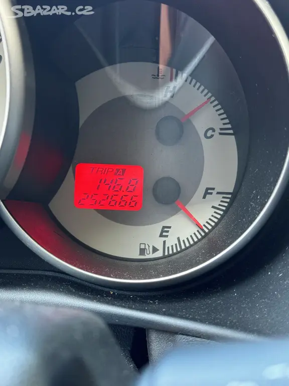 Mazda 3 - fotka 3