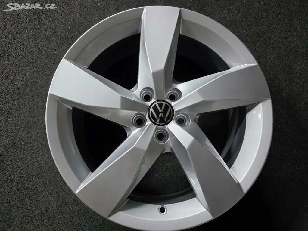 VW T - Cross Alu kolo 17 2GM601025A 1 Ks Chesterf.