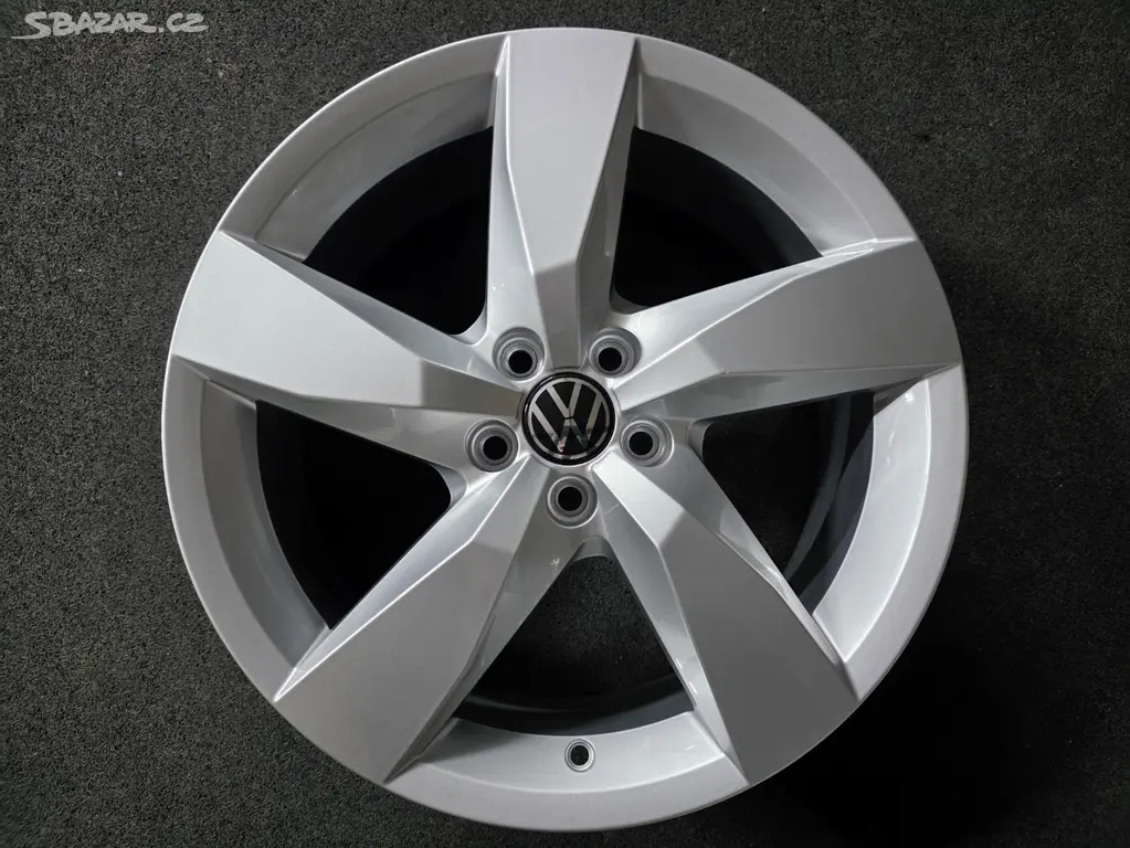 VW T - Cross Alu kolo 17 2GM601025A 1 Ks Chesterf.
