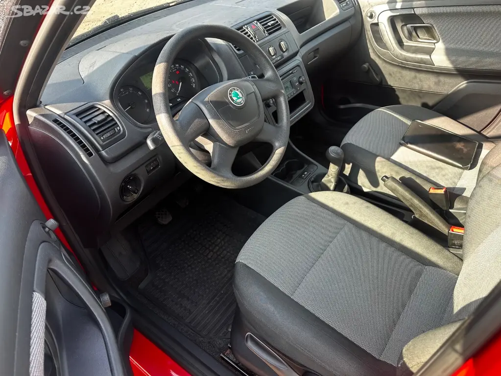 Škoda Fabia II 1.2i, r.2011, klima, 92 650km, stk - fotka 6