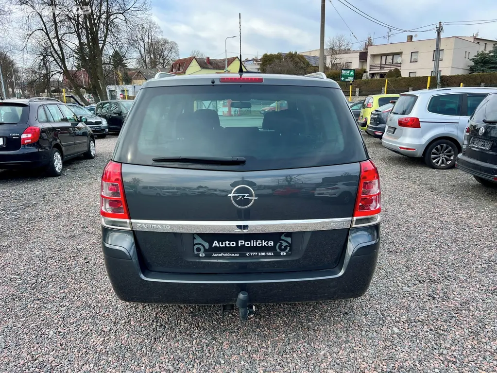 Opel Zafira 1.8i 103 kW 7 míst Klima,Tažné,Stav - fotka 6