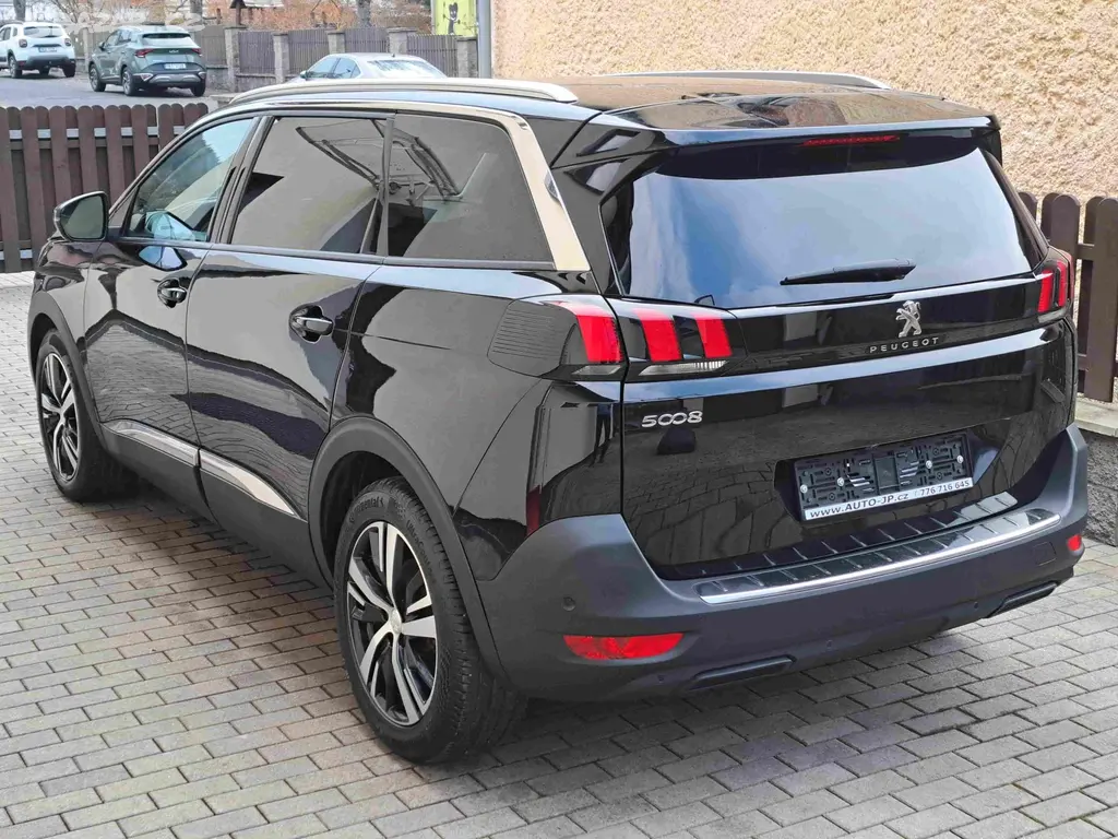 Peugeot 5008, 1,2 PT EAT8 ALLURE 18ALU NAVI - fotka 5