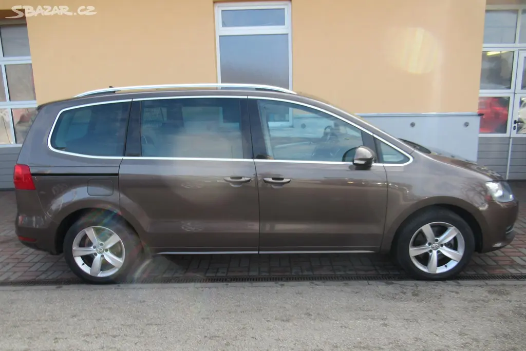 Volkswagen Sharan, 2.0TDI 4x4 PANORAMA NAVI TAŽNÉ - fotka 3