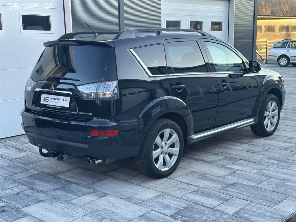 Mitsubishi Outlander, 2,2 DI-D 177PS Instyle-7 4x4 - fotka 5