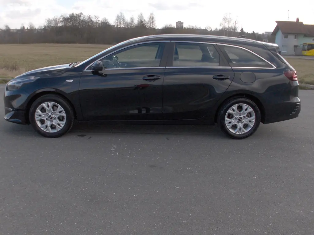 Kia Ceed, Vision SW 1.5 T- GDI 118 kW, benzín 2022 - fotka 5