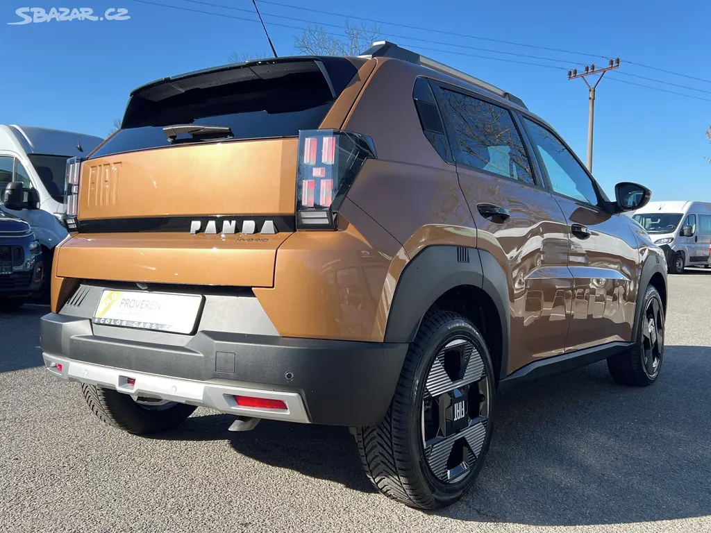 Fiat Grande Panda, 1.2 HYBRID 110k LA PRIMA - fotka 4