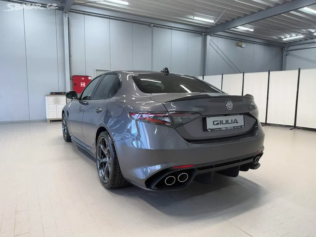 Alfa Romeo Giulia, Quadrifoglio 2.9 V6 BiTurbo 52 - fotka 3