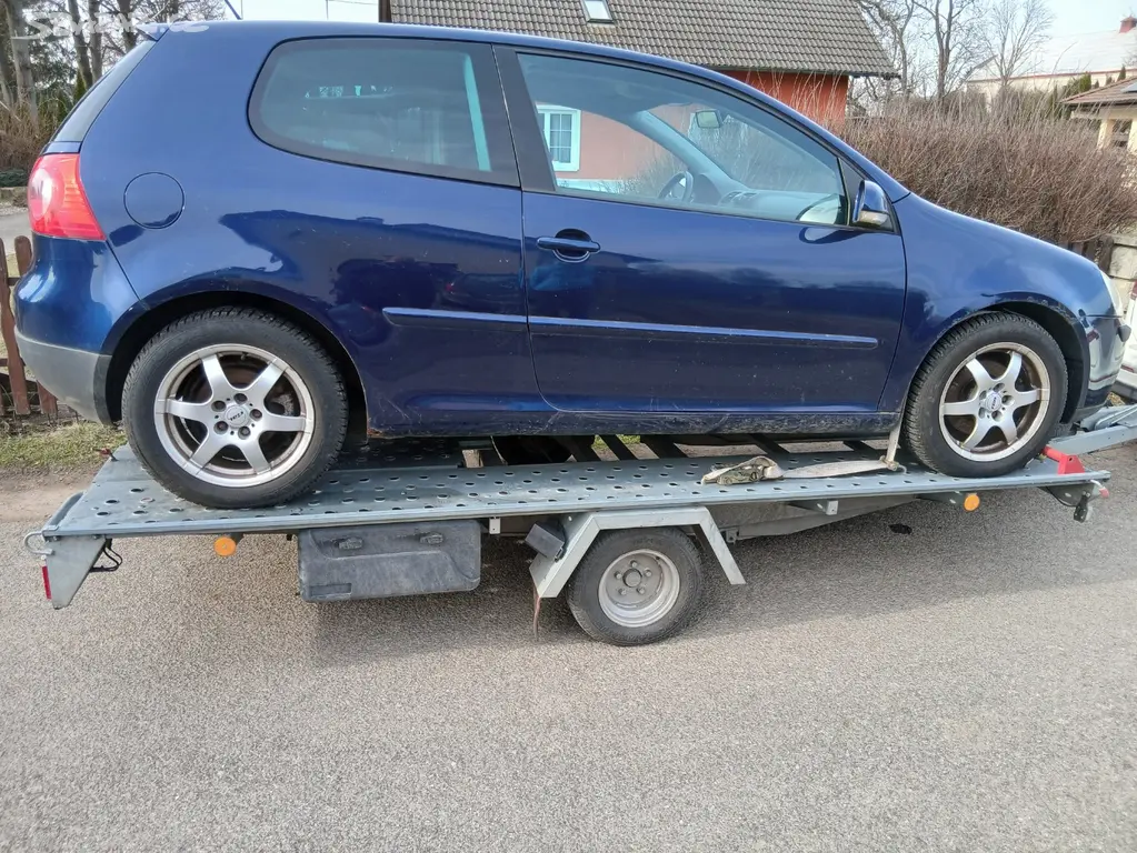 Volkswagen Golf V 1,4 benzín rok výroby 2007 - fotka 5