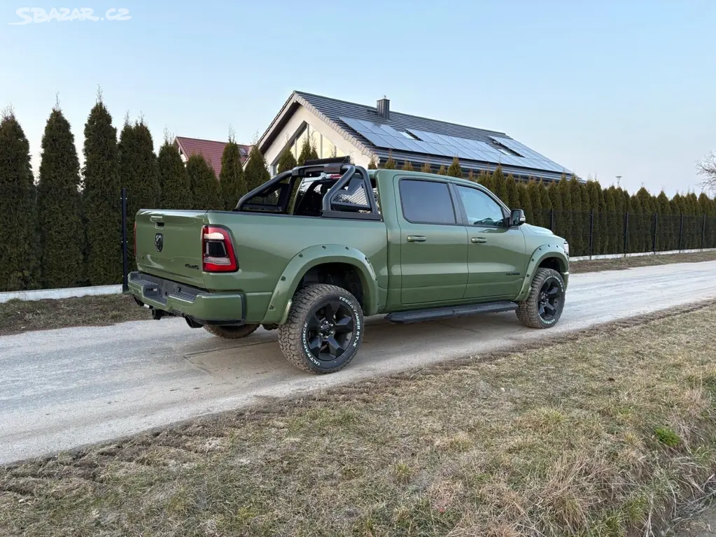 Dodge Ram 1500 motor 5.7 HEMI rok 2022 - fotka 6