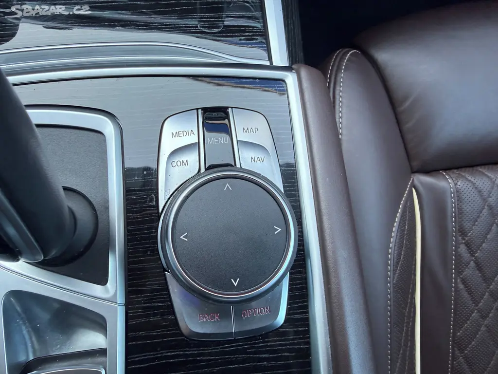 BMW Řada 7, 730D koupeno v ČR DPH - fotka 4