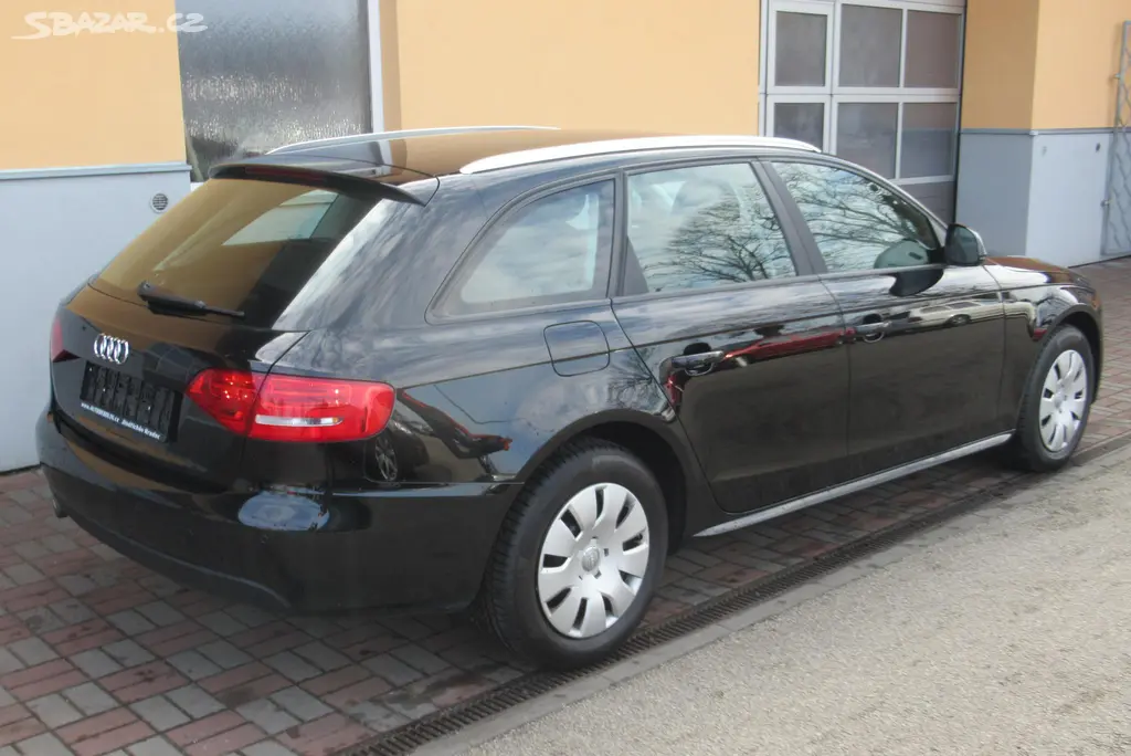 Audi A4, 2.0 TDi AUT. KLIMA *AUTOMAT* - fotka 5