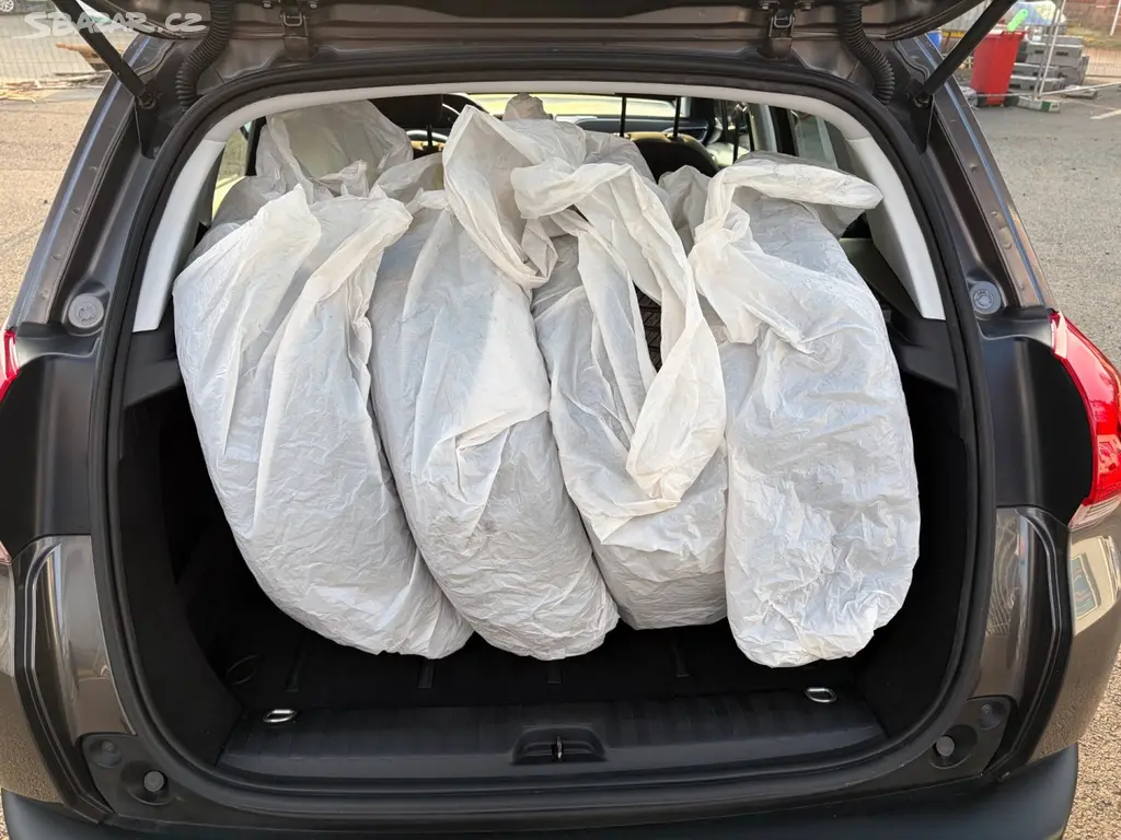 Peugeot 2008, 1,6 HDi,68kW,SERVISKA,1.MAJIT. - fotka 5