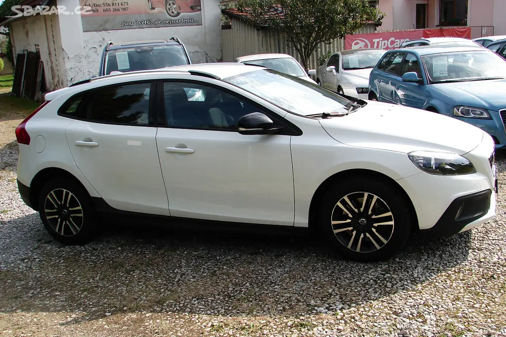 Volvo V40 2.0D 16V 120PS Cross Country NAVI,DVD - fotka 4