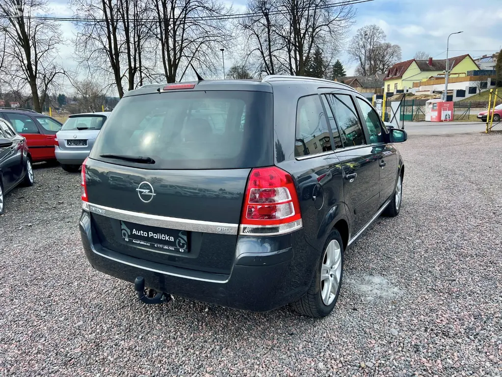Opel Zafira 1.8i 103 kW 7 míst Klima,Tažné,Stav - fotka 5