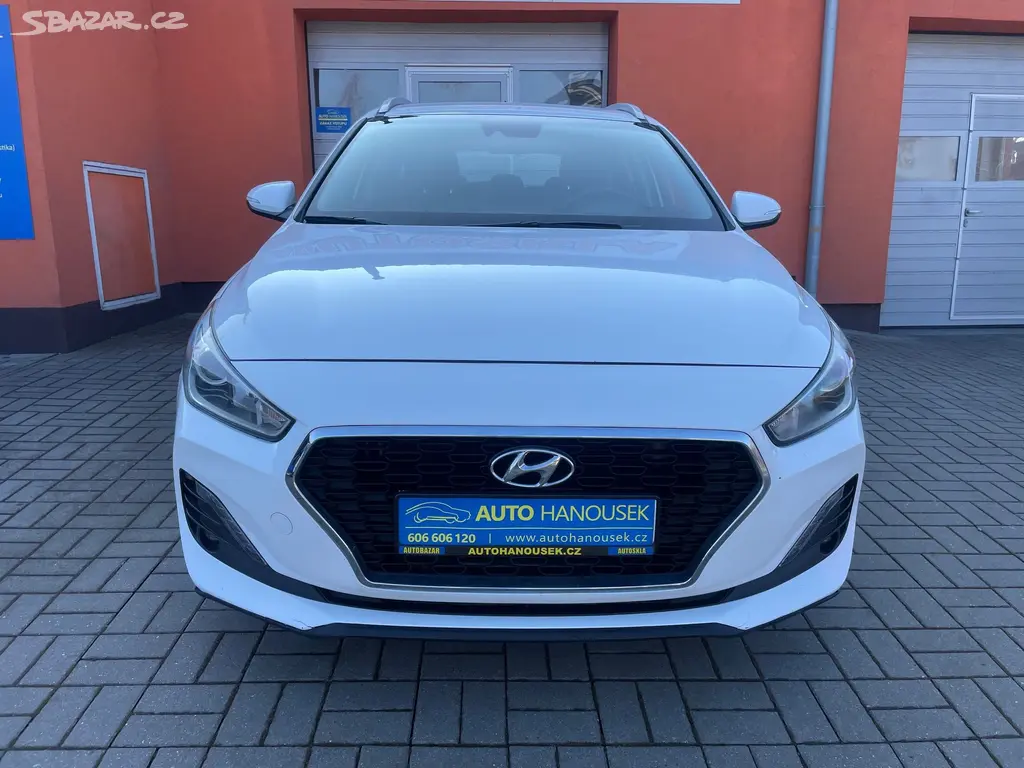 Hyundai i30, 1.6 CRDi 85KW 2xkola - fotka 5