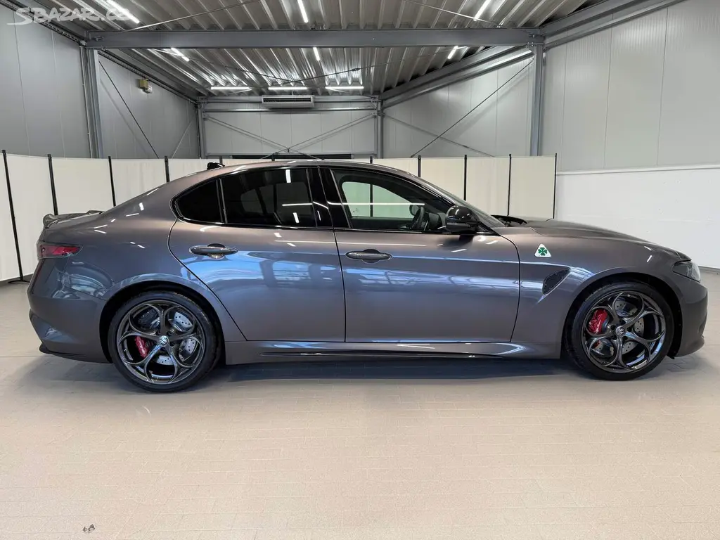 Alfa Romeo Giulia, Quadrifoglio 2.9 V6 BiTurbo 52 - fotka 5