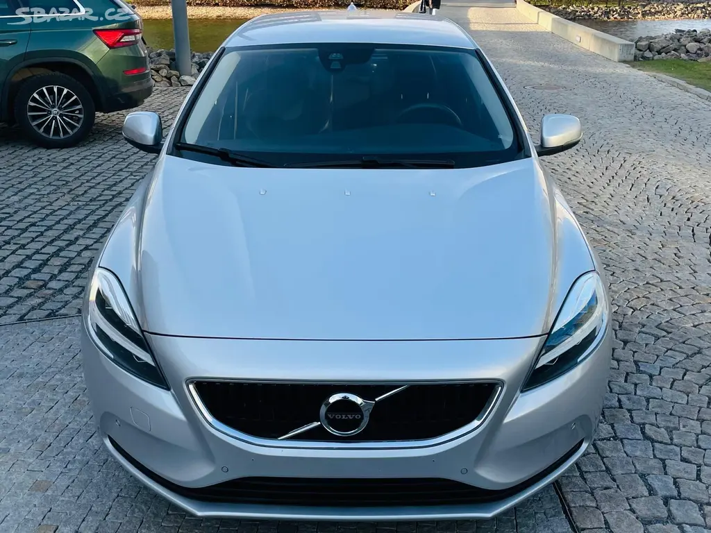 Volvo V40, 2.0i MANUÁL KAMERA SERVISKA - fotka 5