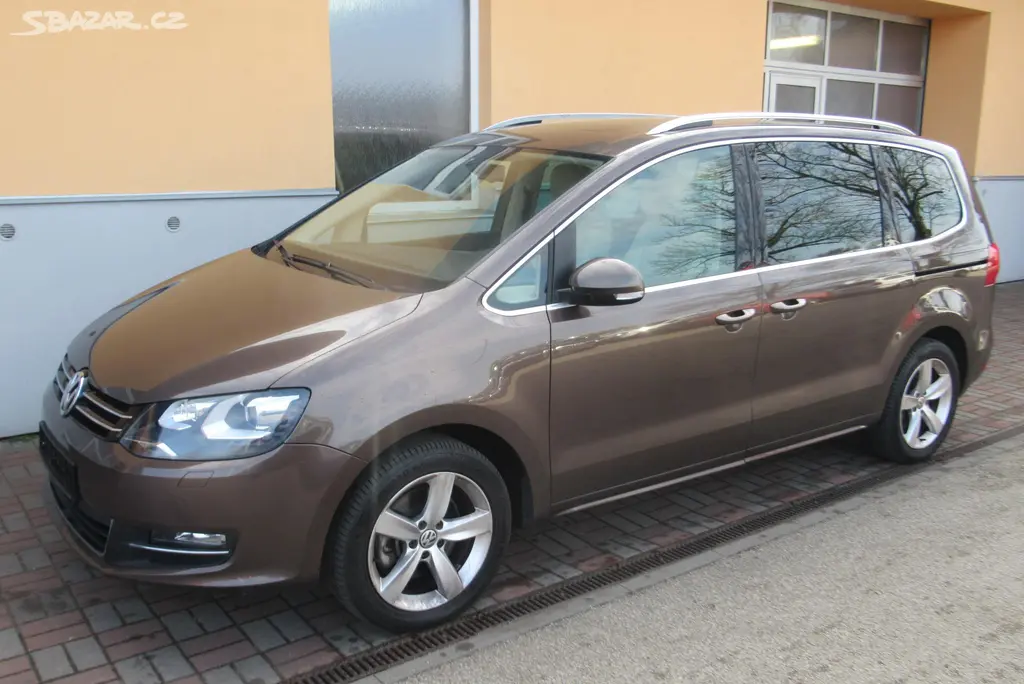 Volkswagen Sharan, 2.0TDI 4x4 PANORAMA NAVI TAŽNÉ - fotka 5
