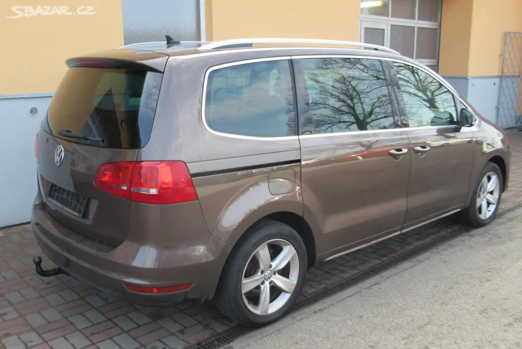 Volkswagen Sharan, 2.0TDI 4x4 PANORAMA NAVI TAŽNÉ - fotka 6