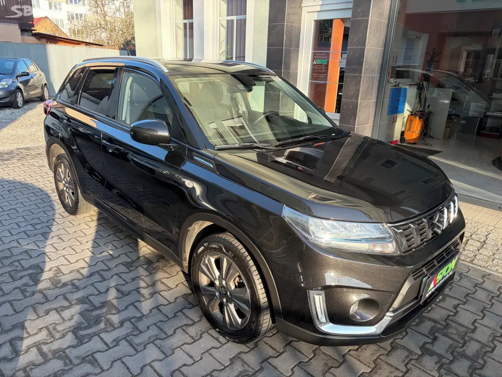 Suzuki Vitara 1,4i - hybrid,4x4,serviska,Comfort