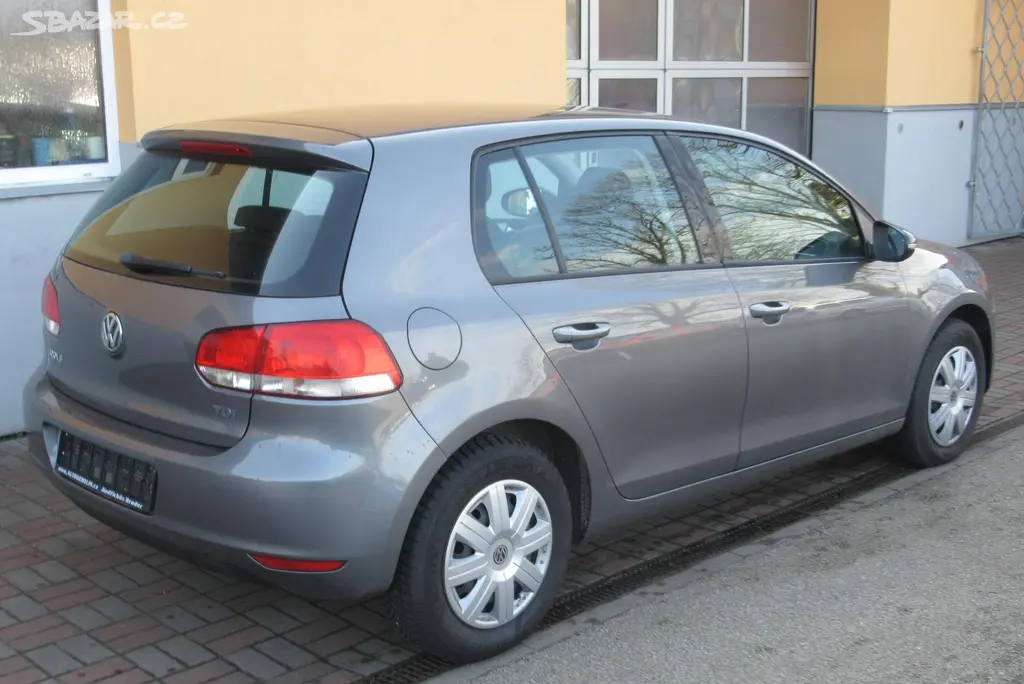 Volkswagen Golf, 1.6 TDi KLIMA XENONY - fotka 5