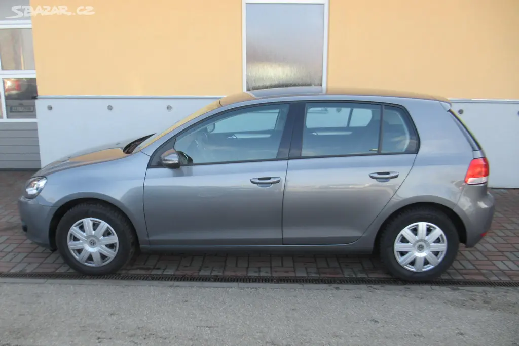 Volkswagen Golf, 1.6 TDi KLIMA XENONY - fotka 6