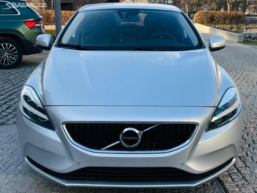 Volvo V40, 2.0i MANUÁL KAMERA SERVISKA - fotka 6