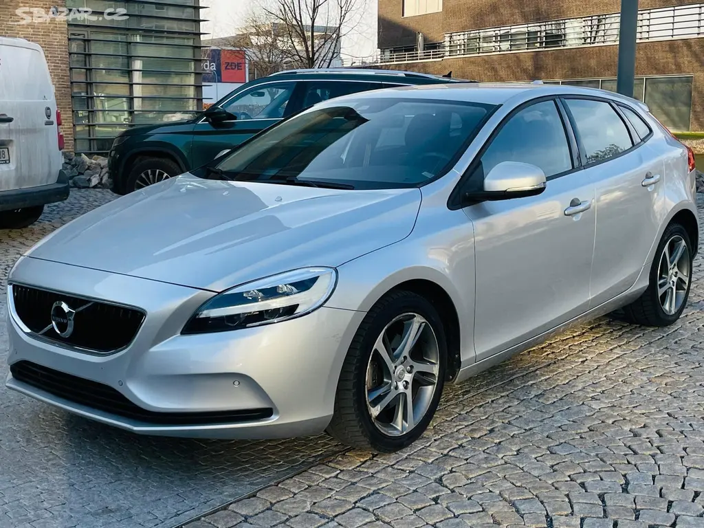 Volvo V40, 2.0i MANUÁL KAMERA SERVISKA - fotka 4